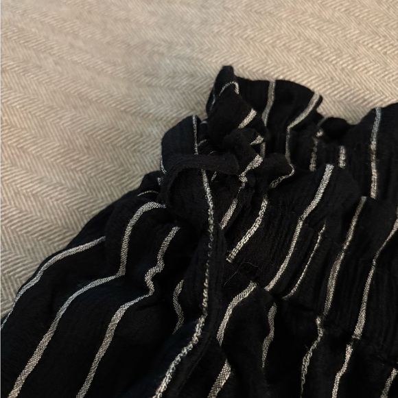 American Eagle Striped Shorts - Picture 3 of 6